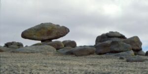 Natour Stichting - Rotsformatie op de bergsteppe in Mongolië